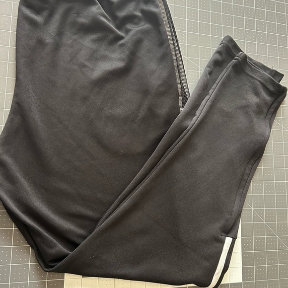 Adidas Black Cargo Pants with Signature Style - Picture 10 of 12